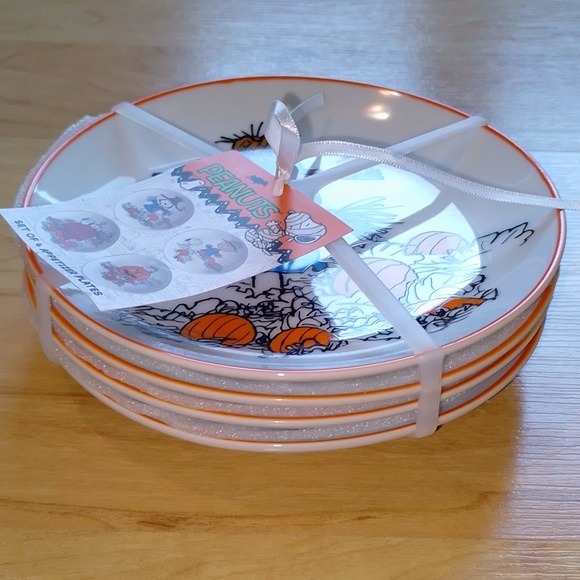 Peanuts Snoopy Halloween Ceramic Appetizer Plates Set 4 - Picture 6 of 8
